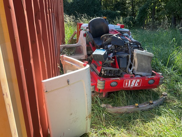 2018 Tennant M30 Ride-On Floor Scrubber (Inoperable)