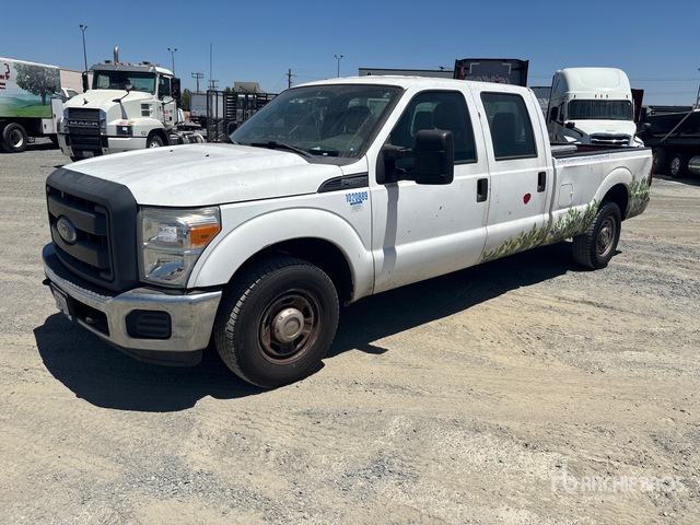 2015 Ford F-250 XL 4x2 Crew Cab Pickup