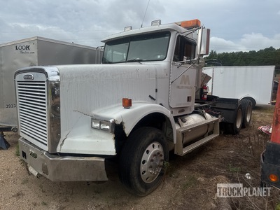 2001 Freightliner FL80 T/A Day Cab Truck Tractor (Inoperable)