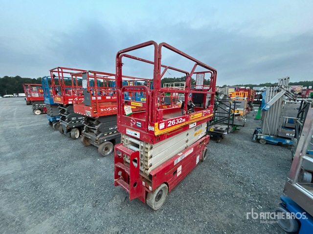 2018 MEC 2632SE Electric Scissor Lift