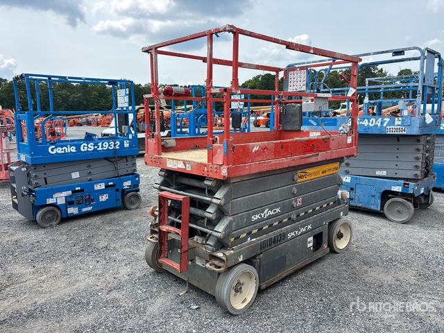 2016 Skyjack SJ4632 Electric Scissor Lift