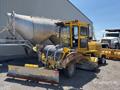 2025 Sweeper DT74J Barredora