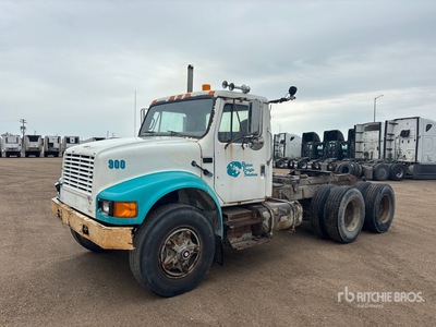 1990 International 4900 6x4 Spotter Truck