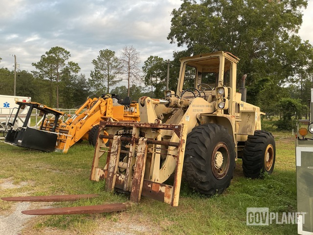 International Hough M10A Rough Terrain Forklift