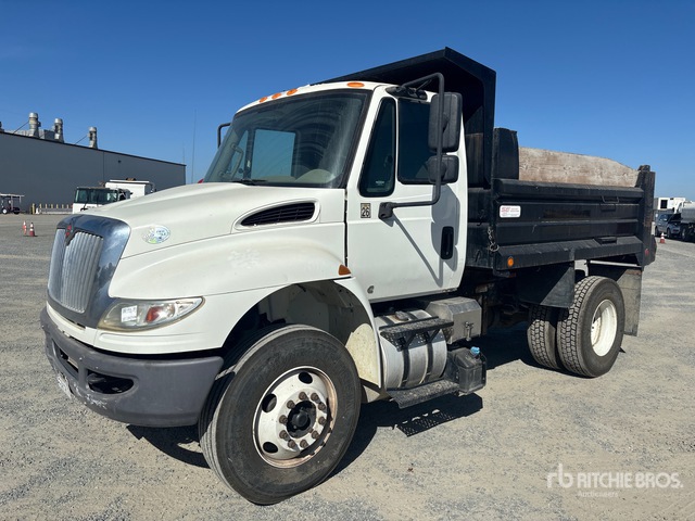 2018 International 4300 4x2 S/A Dump Truck