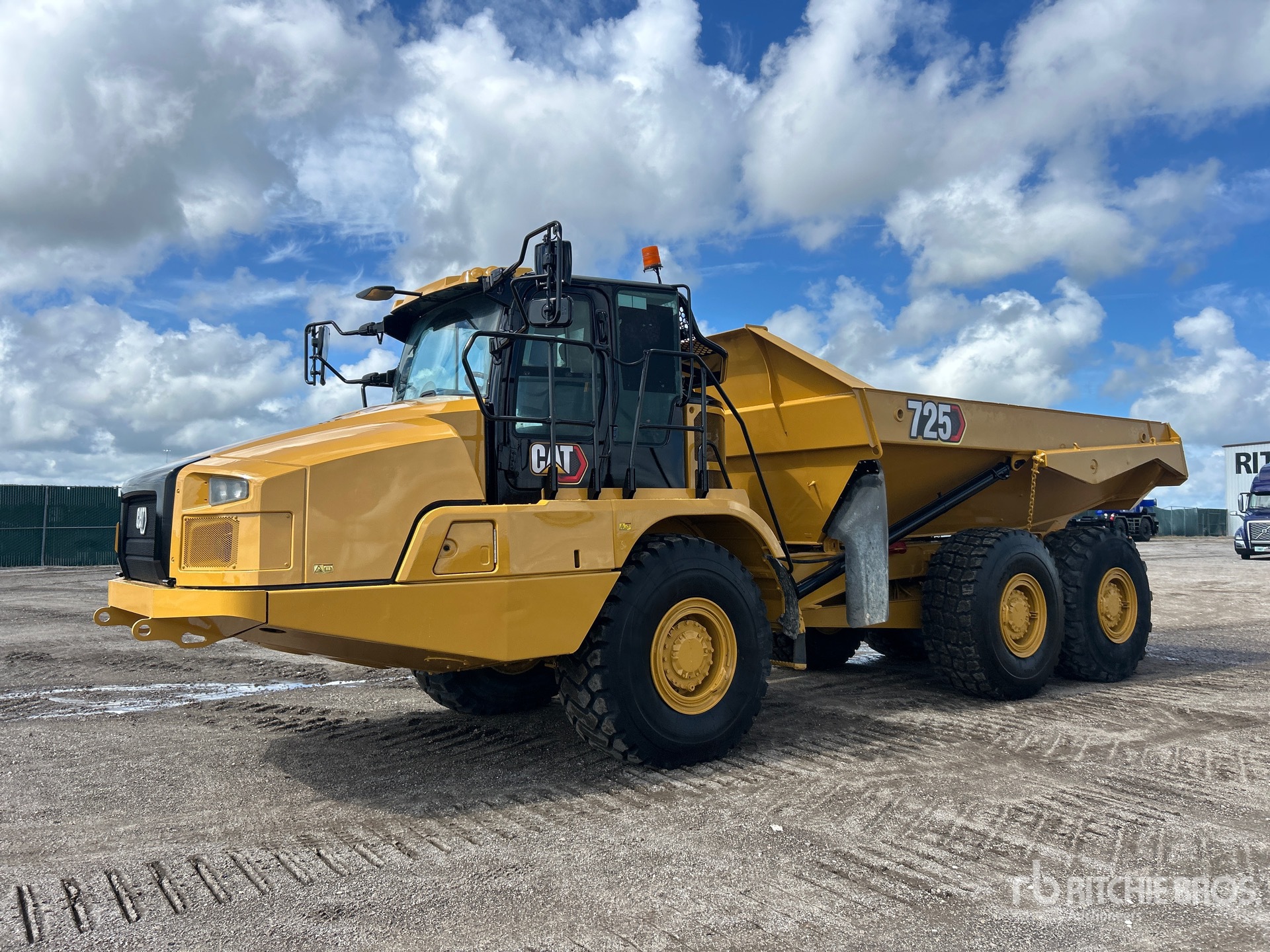 2020 Cat 725 Articulated Dump Truck