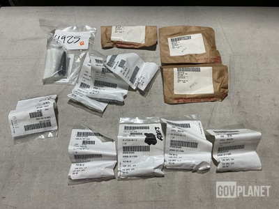 (12) Pioneer H71243-02-1-5 Machine Screws