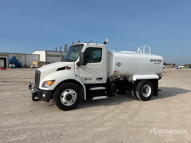 2025 Peterbillt 536 2000 gal 4x2 Water Truck