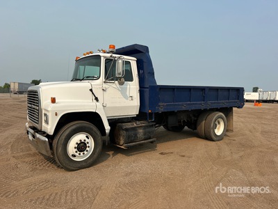 1997 Ford LN8000 4x2 Camión plataforma volquete
