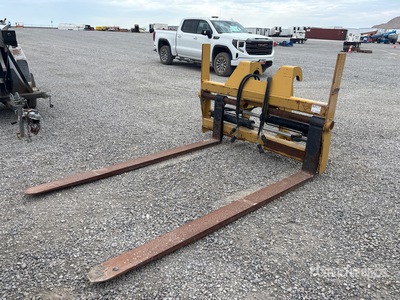 Weldco Beales PF20 73 in 5300 lb To Fit Cat 938M Wheel Loader Forks (Inoperable)