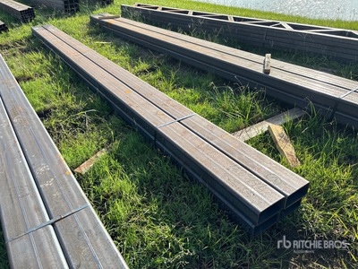 Quantity of (4) 4 in x 8 in Rectangle Tube Varios metales