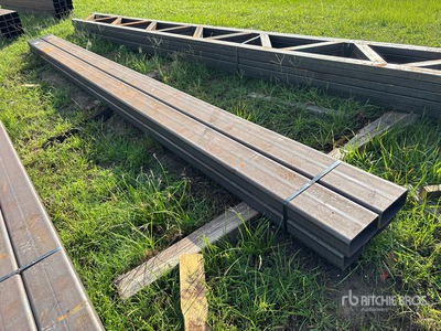 Quantity of (4) 4 in x 8 in Rectangle Tube Varios metales
