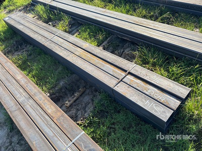 Quantity of (6) 6 in x 6 in Square Tube Varios metales