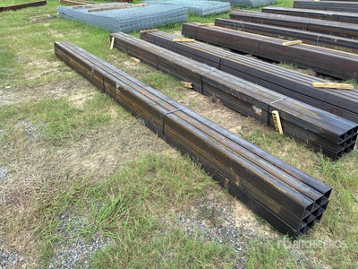 Quantity of (9) 4 in x 4 in Square Tube Varios metales