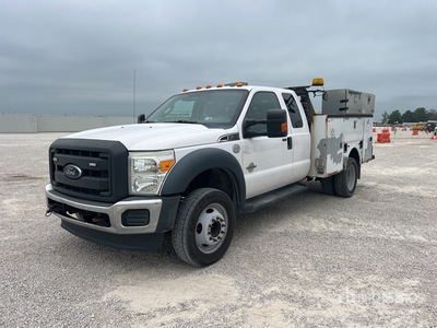 2015 Ford F-450 XLT 4x2 Extended Cab ユーティリティトラック