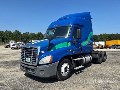 2016 Freightliner Cascadia 125 6x4 T/A Sleeper Truck Tractor
