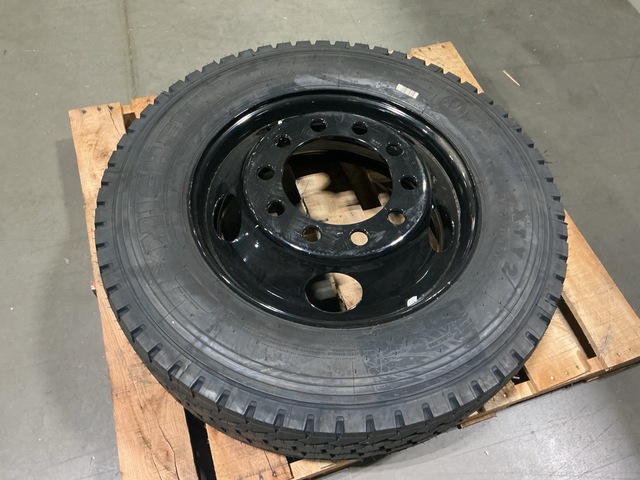 Michelin 275/70R22.5 Tire w/Wheel