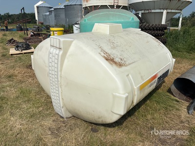 1000 gal Poly Water タンク