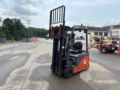2022 Toyota 8FBE15U 2500 lb Elektryczny wózek widłowy (Inoperable)