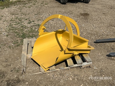 28 in Reversible Dirt Scoop