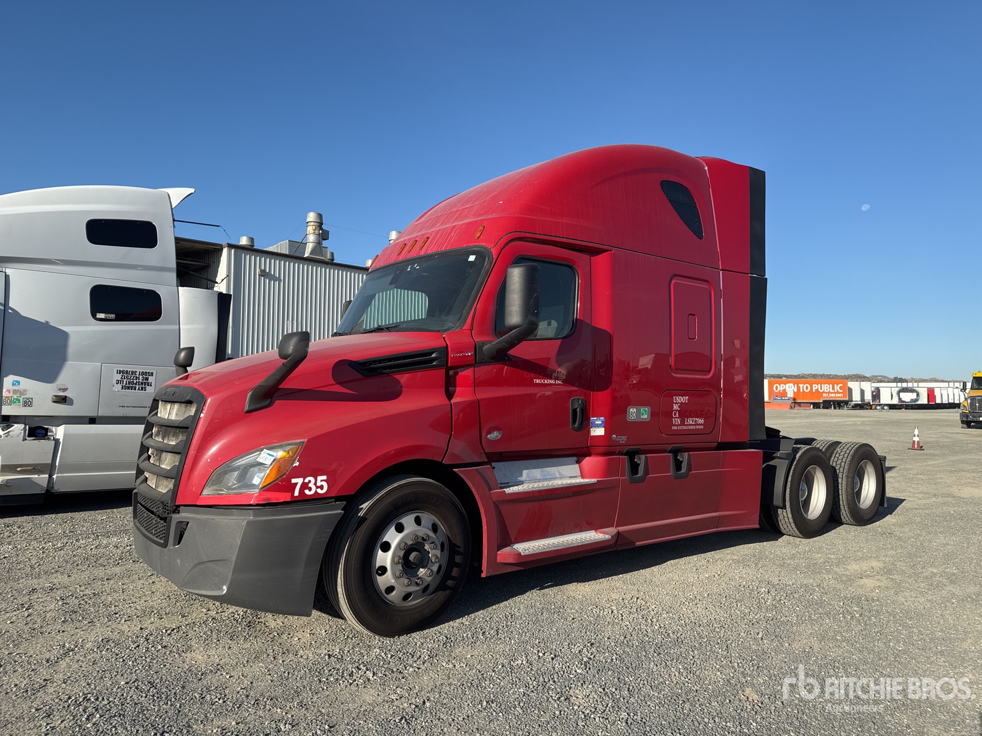 2020 Freightliner Cascadia 126 6x4 T/A Sleeper Truck Tractor