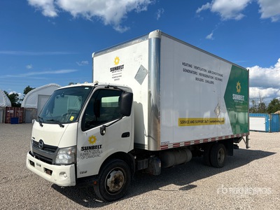 2015 Hino 195 4x2 Van Truck