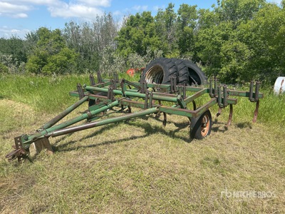 Oliver 510A 14 ft Cultivador