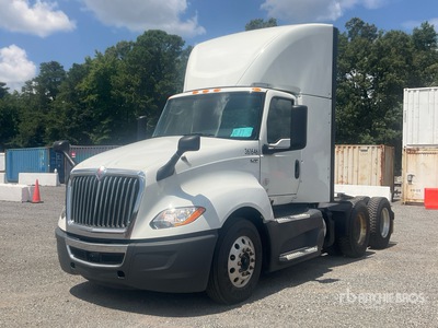 2021 International LT625 6x4 Cabeza Tractora Cabina Corta