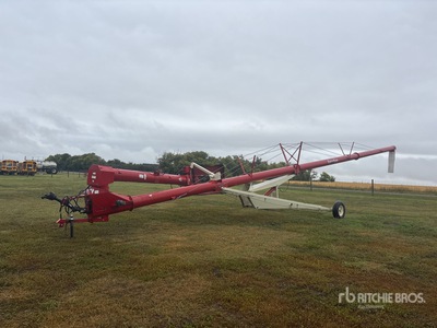 Farm King 1370 13 in x 70 ft Swing Grain Auger