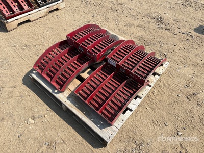 Quantity of (4) Mad Wklęsły kombajn - Fits Case IH Combine