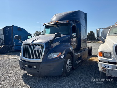 2019 International 4x2 S/A SlaapcabineTrekker