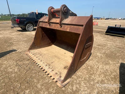 Michels Canada 83 in Cleanup Bucket - Fits John Deere 450