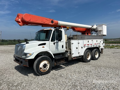 Altec AM855 60 ft on 2005 International 7400 6x4 Camión con Cesta Elevadora