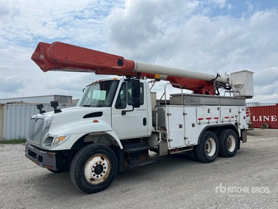 Altec AM855 on 2005 International 7400 6x4 Camion Nacelle