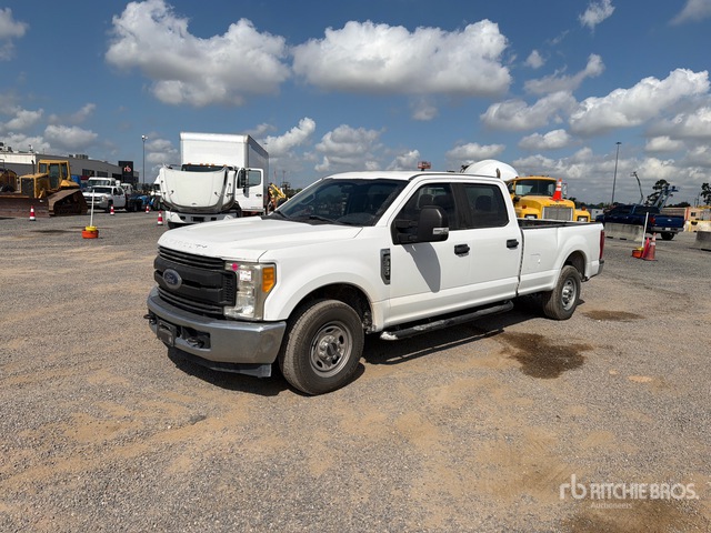 2017 Ford F-350 XL 4x2 Crew Cab Pickup