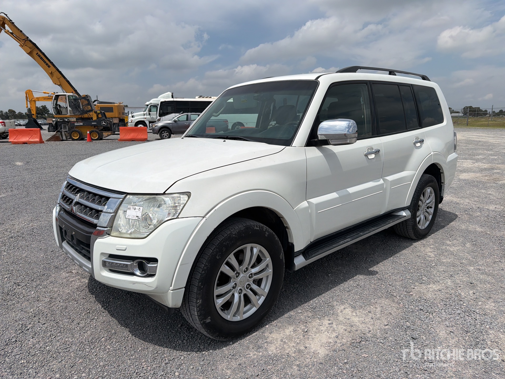 2016 Mitsubishi Montero Limited 4x4 Camioneta / SUV