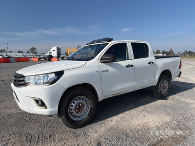 2018 Toyota Hilux Crew Cab Camioneta / Pickup