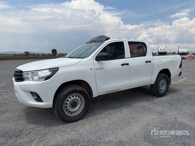 2018 Toyota Hilux 4x4 Crew Cab Camioneta / Pickup