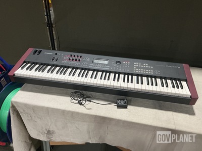 Yamaha MOXF8 Keyboard/Synthesizer