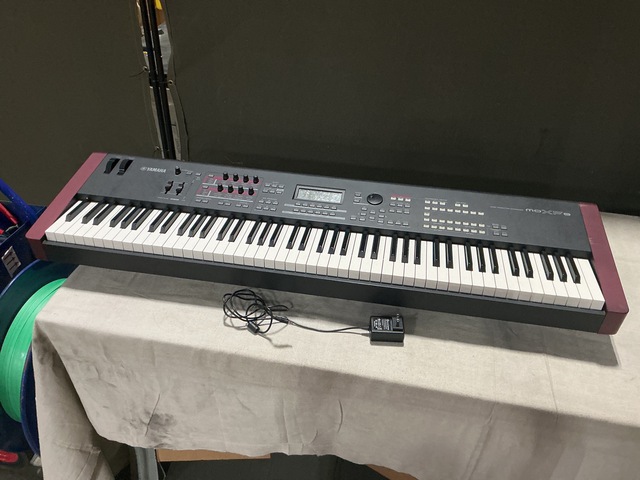 Yamaha MOXF8 Keyboard/Synthesizer