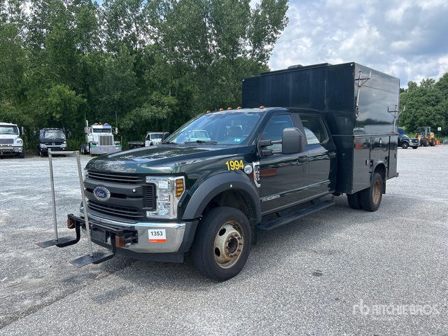 2018 Ford F-450 XL 4x2 Crew Cab Utility Truck