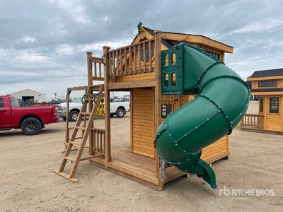 8 ft x 9 ft Two-Storey بيت لعب الأطفال (Unused)