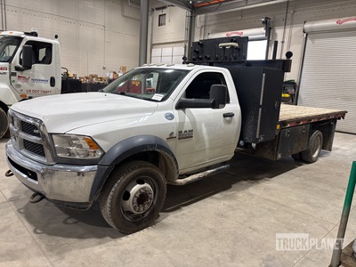 2018 Ram 5500 4x4 Camion à Plateau