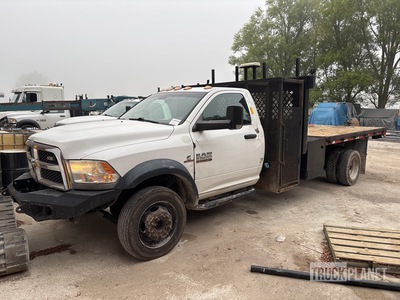 2018 Ram 5500 4x4 Camion à Plateau