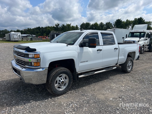 2018 Chevrolet Silverado 2500 4x4 Crew Cab Pickup