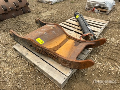 Accurate  28.5 in Excavator Thumb
