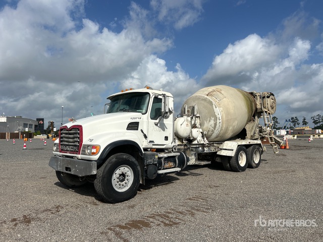 2007 Mack CV713 6x4 Mixer Truck