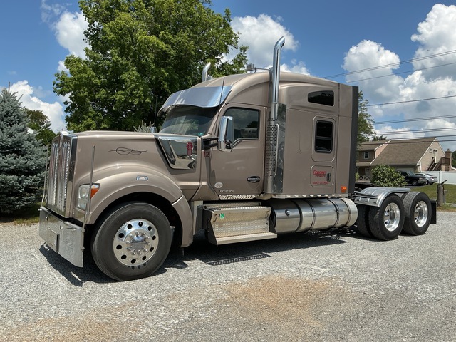 2020 Kenworth W990 6x4 T/A Sleeper Truck Tractor