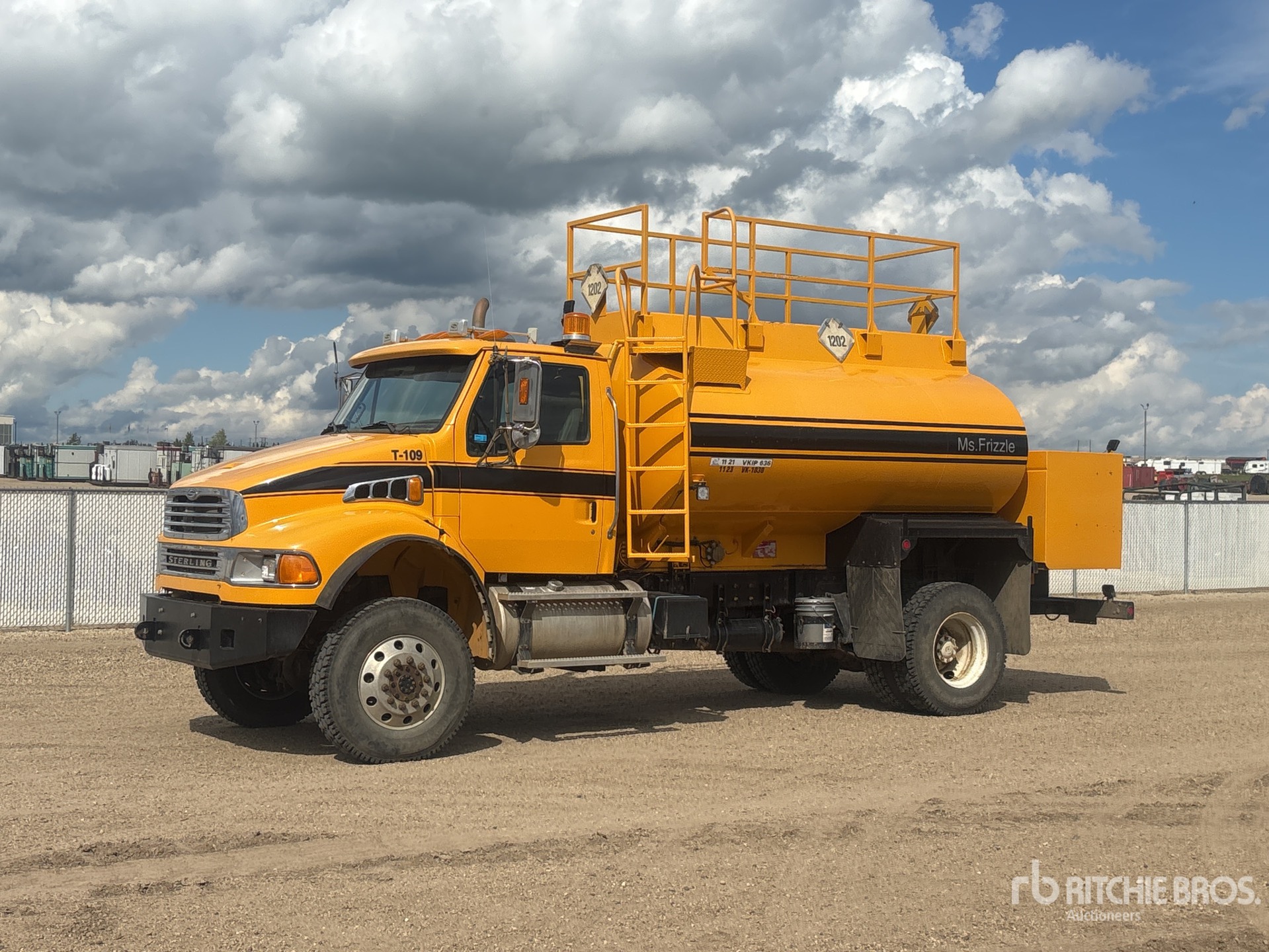 2009 Sterling Acterra 9602 L Fuel Truck