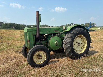 John Deere Model D 2WD Tractor histórico